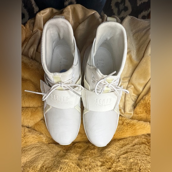 *~ Puma Fenty X by Rihanna. The Trainer Hi by Fenty ~* Women’s Size 7. - Picture 4 of 10